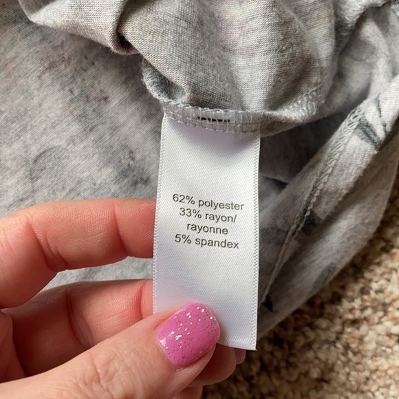 Gray Blouse w/Flowers - Picture 6 of 6